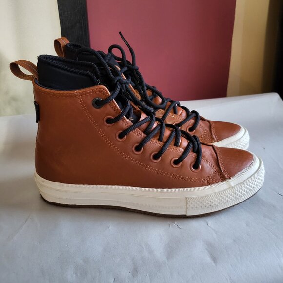 NWOT WATERPROOF LEATHER CONVERSE CHUCK TAYLOR HIGH TOPS UNISEX M-5 W-7 - Picture 3 of 11